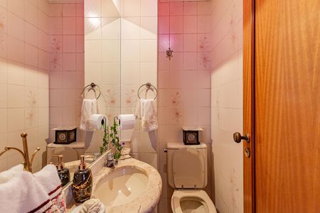 Apartamento para alugar com 217m², 4 quartos e 3 vagas Apartamento para alugar com 217m², 4 quartos e 3 vagasLavabo