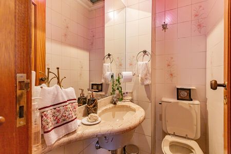 Apartamento para alugar com 217m², 4 quartos e 3 vagas Apartamento para alugar com 217m², 4 quartos e 3 vagasLavabo
