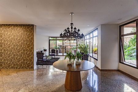 Apartamento para alugar com 217m², 4 quartos e 3 vagas Apartamento para alugar com 217m², 4 quartos e 3 vagasHall de entrada
