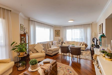 Apartamento para alugar com 217m², 4 quartos e 3 vagas Apartamento para alugar com 217m², 4 quartos e 3 vagasSala