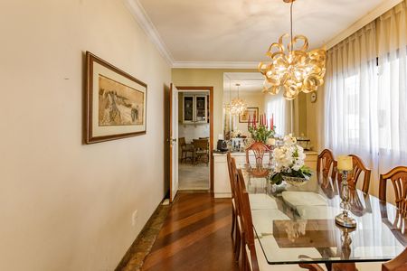Apartamento para alugar com 217m², 4 quartos e 3 vagas Apartamento para alugar com 217m², 4 quartos e 3 vagasSala de Jantar