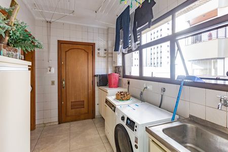 Apartamento para alugar com 217m², 4 quartos e 3 vagas Apartamento para alugar com 217m², 4 quartos e 3 vagasÁrea de Serviço