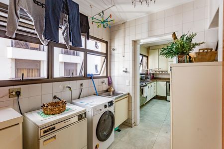 Apartamento para alugar com 217m², 4 quartos e 3 vagas Apartamento para alugar com 217m², 4 quartos e 3 vagasÁrea de Serviço