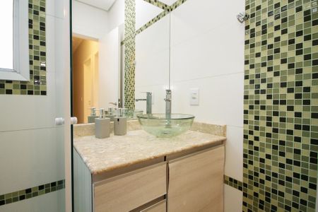 Casa de condomínio para alugar com 105m², 3 quartos e 2 vagasBanheiro