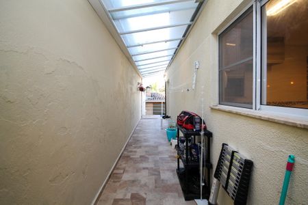Casa de condomínio para alugar com 105m², 3 quartos e 2 vagasCorredor Externo