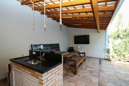 Casa de condomínio para alugar com 105m², 3 quartos e 2 vagasChurrasqueira