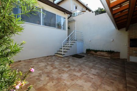 Casa de condomínio para alugar com 105m², 3 quartos e 2 vagasQuintal