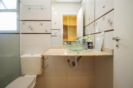 Casa de condomínio para alugar com 105m², 3 quartos e 2 vagasBanheiro Suíte