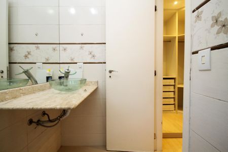 Casa de condomínio para alugar com 105m², 3 quartos e 2 vagasBanheiro Suíte