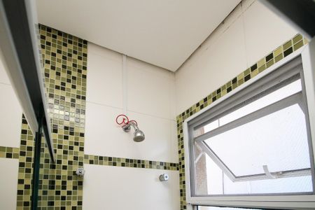 Casa de condomínio para alugar com 105m², 3 quartos e 2 vagasBanheiro