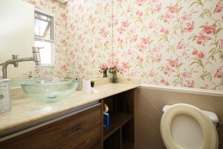 Casa de condomínio para alugar com 105m², 3 quartos e 2 vagasLavabo