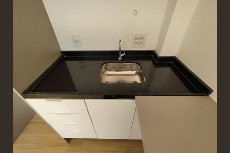 Cozinha - Torneira de apartamento para alugar com 2 quartos, 35m² em Bosque da Saúde, São Paulo