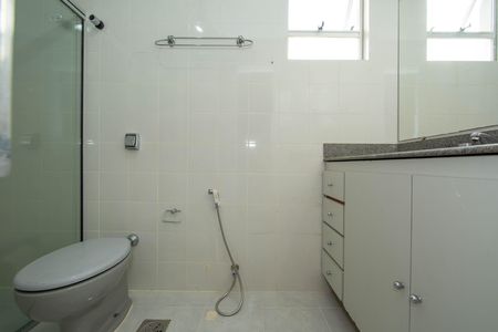 Apartamento à venda com 109m², 3 quartos e 2 vagas Apartamento à venda com 109m², 3 quartos e 2 vagasBANHEIRO2