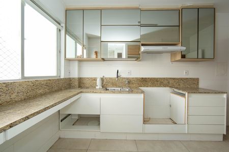 Apartamento à venda com 109m², 3 quartos e 2 vagas Apartamento à venda com 109m², 3 quartos e 2 vagasCOZINHA