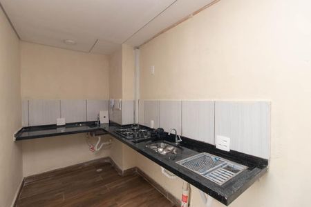 Apartamento para alugar com 32m², 2 quartos e sem vaga Apartamento para alugar com 32m², 2 quartos e sem vagaCozinha e Área de Serviço
