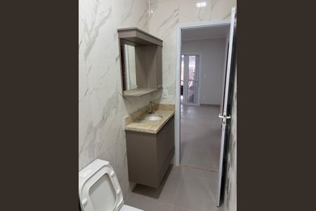 Banheiro de casa para alugar com 2 quartos, 60m² em Vila Miguel Vicente Cury, Campinas