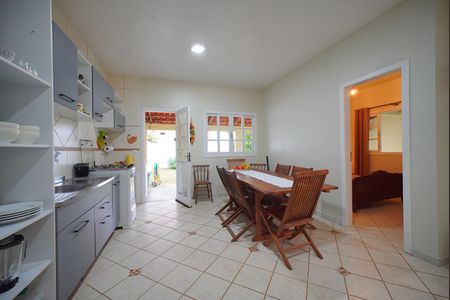 Casa para alugar com 130m², 4 quartos e 2 vagasCozinha