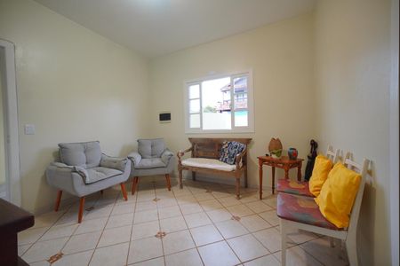 Sala de casa para alugar com 4 quartos, 130m² em Armação, Florianópolis