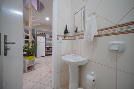 Casa para alugar com 130m², 4 quartos e 2 vagasBanheiro Social