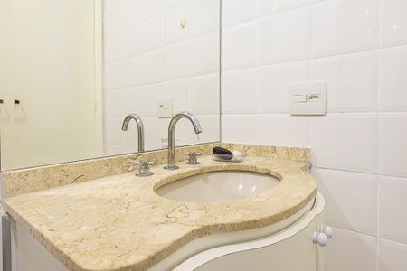 Apartamento à venda com 62m², 2 quartos e 1 vaga Apartamento à venda com 62m², 2 quartos e 1 vagaBanheiro Social