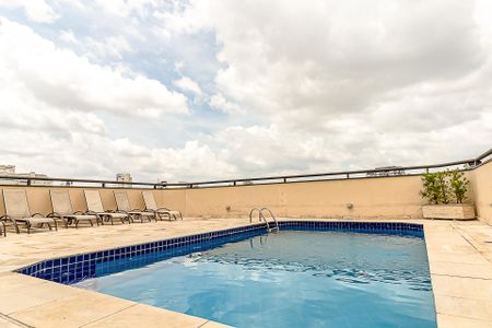 Apartamento à venda com 62m², 2 quartos e 1 vaga Apartamento à venda com 62m², 2 quartos e 1 vagaÁrea comum - Piscina