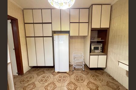 Casa para alugar com 237m², 5 quartos e 8 vagas Casa para alugar com 237m², 5 quartos e 8 vagasCozinha