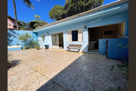 Casa para alugar com 237m², 5 quartos e 8 vagas Casa para alugar com 237m², 5 quartos e 8 vagasQuintal