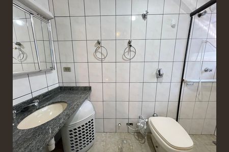 Casa para alugar com 237m², 5 quartos e 8 vagas Casa para alugar com 237m², 5 quartos e 8 vagasBanheiro 2