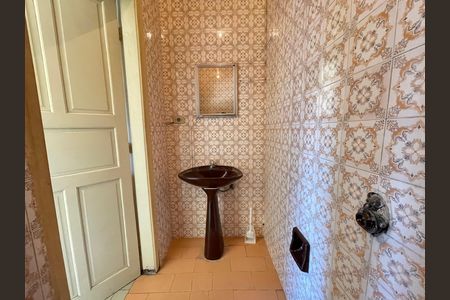 Casa para alugar com 237m², 5 quartos e 8 vagas Casa para alugar com 237m², 5 quartos e 8 vagasBanheiro 3