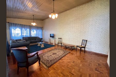 Sala de casa para alugar com 5 quartos, 237m² em Caxingui, São Paulo