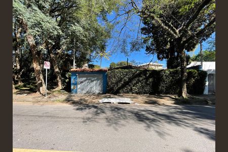 Casa para alugar com 237m², 5 quartos e 8 vagas Casa para alugar com 237m², 5 quartos e 8 vagasFachada