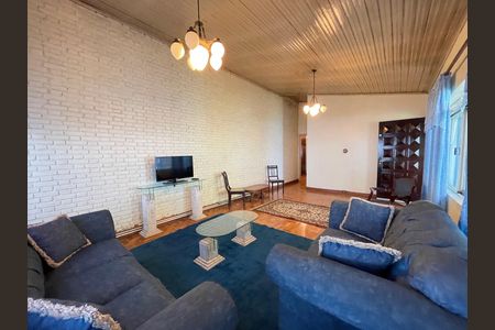 Casa para alugar com 237m², 5 quartos e 8 vagas Casa para alugar com 237m², 5 quartos e 8 vagasSala
