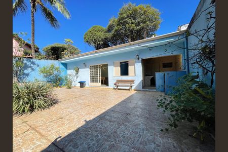 Casa para alugar com 237m², 5 quartos e 8 vagas Casa para alugar com 237m², 5 quartos e 8 vagasQuintal