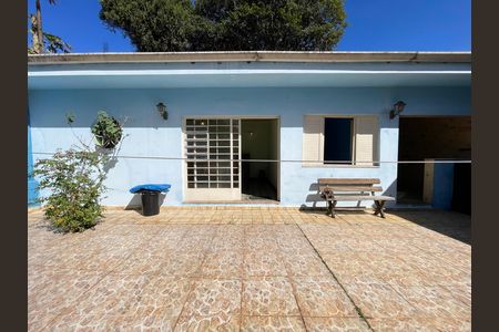 Casa para alugar com 237m², 5 quartos e 8 vagas Casa para alugar com 237m², 5 quartos e 8 vagasQuintal