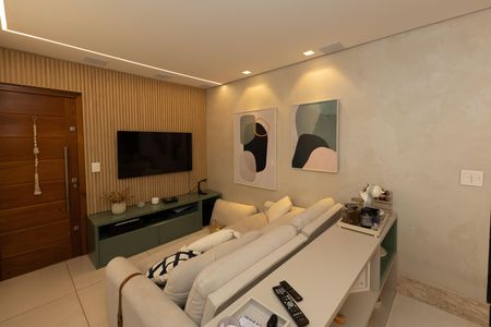 Sala de TV de apartamento à venda com 3 quartos, 108m² em Santo Antônio, Belo Horizonte