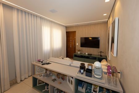 Apartamento à venda com 108m², 3 quartos e 1 vaga Apartamento à venda com 108m², 3 quartos e 1 vagaSala de TV