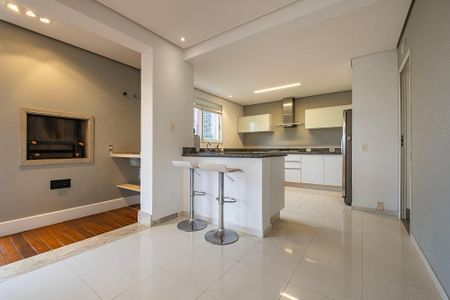Apartamento à venda com 280m², 4 quartos e 4 vagas Apartamento à venda com 280m², 4 quartos e 4 vagasCozinha