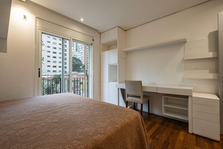 Apartamento à venda com 280m², 4 quartos e 4 vagas Apartamento à venda com 280m², 4 quartos e 4 vagasSuíte 3