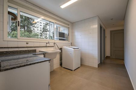 Apartamento à venda com 280m², 4 quartos e 4 vagas Apartamento à venda com 280m², 4 quartos e 4 vagasLavanderia