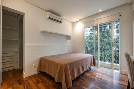 Apartamento à venda com 280m², 4 quartos e 4 vagas Apartamento à venda com 280m², 4 quartos e 4 vagasSuíte 3