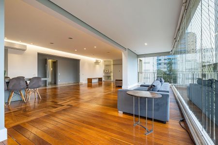 Apartamento à venda com 280m², 4 quartos e 4 vagas Apartamento à venda com 280m², 4 quartos e 4 vagasSala