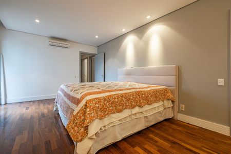 Apartamento à venda com 280m², 4 quartos e 4 vagas Apartamento à venda com 280m², 4 quartos e 4 vagasSuíte 1