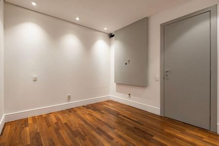 Apartamento à venda com 280m², 4 quartos e 4 vagas Apartamento à venda com 280m², 4 quartos e 4 vagasSuíte 4