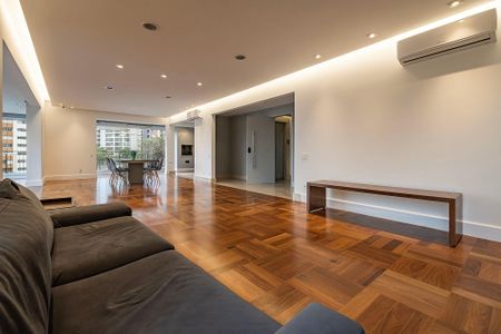 Apartamento à venda com 280m², 4 quartos e 4 vagas Apartamento à venda com 280m², 4 quartos e 4 vagasSala