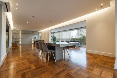 Apartamento à venda com 280m², 4 quartos e 4 vagas Apartamento à venda com 280m², 4 quartos e 4 vagasSala