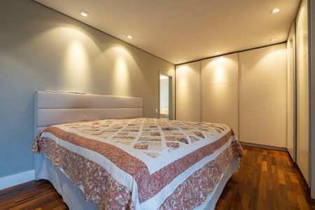 Apartamento à venda com 280m², 4 quartos e 4 vagas Apartamento à venda com 280m², 4 quartos e 4 vagasSuíte 1