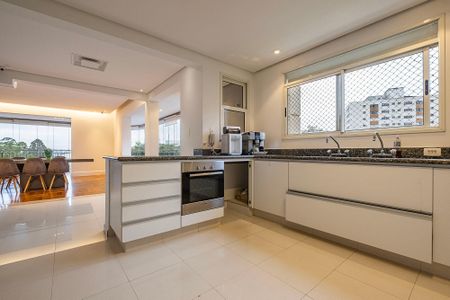 Apartamento à venda com 280m², 4 quartos e 4 vagas Apartamento à venda com 280m², 4 quartos e 4 vagasCozinha