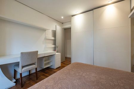 Apartamento à venda com 280m², 4 quartos e 4 vagas Apartamento à venda com 280m², 4 quartos e 4 vagasSuíte 3