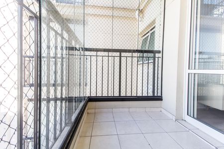 Varanda de apartamento para alugar com 2 quartos, 70m² em Jardim Tupanci, Barueri