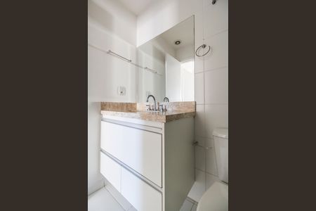 Apartamento para alugar com 70m², 2 quartos e 1 vaga Apartamento para alugar com 70m², 2 quartos e 1 vagaBanheiro da Suíte